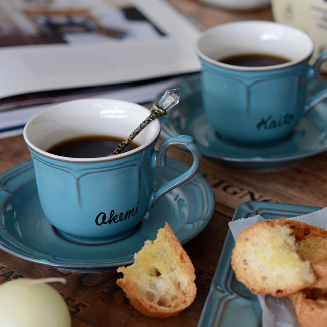 サインド・フレンチシャビー*名入れカップ&ソーサー(ギフトBOX付き) クリスマスプレゼント コーヒーカップ 送別 退職 還暦祝い 誕生日 記念日 おしゃれ