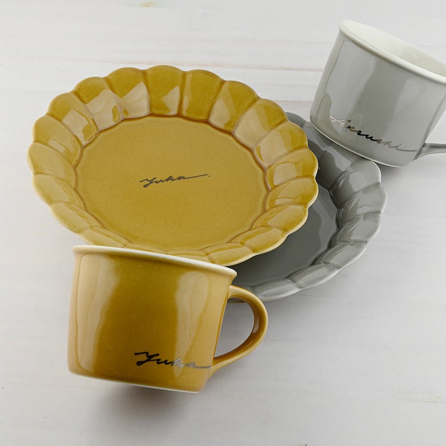 サインド・フルール*名入れマグ&プレートM ペア食器セット(計4点・ギフトBOX付き) 結婚祝い 還暦祝い 記念日 おしゃれ - オーダーギフト ももやま 本店