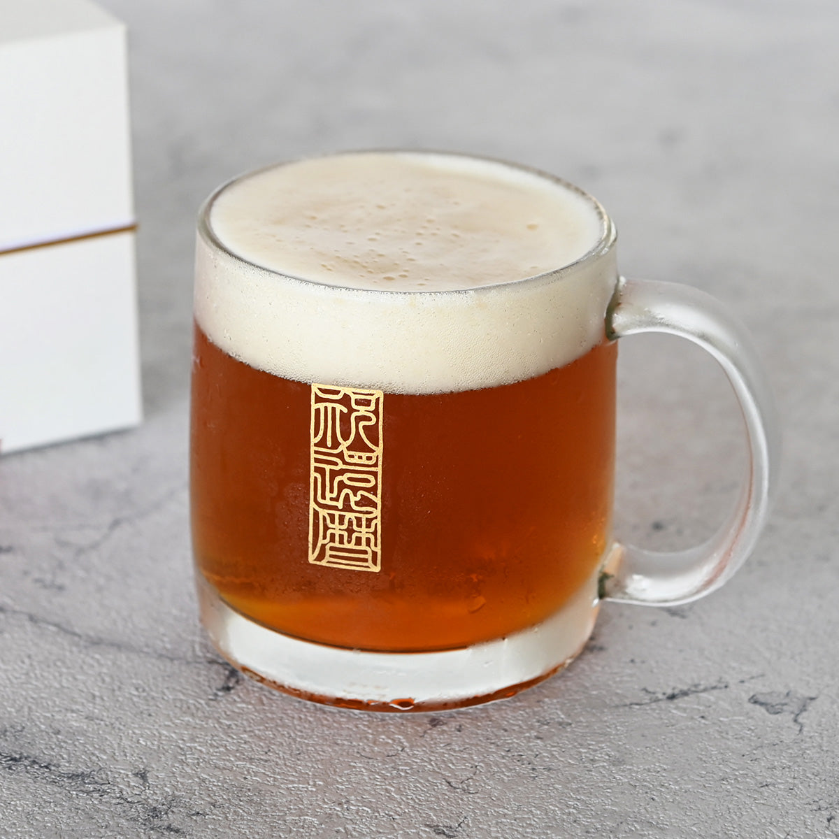 還暦祝い専用 名入れグラス【シノワズリ・ビールジョッキ】誕生日プレゼント、還暦祝いに大人気！（メッセージカード・ギフトBOX付き）